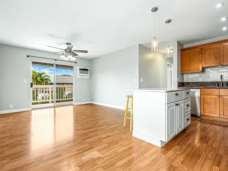 480 Kenolio Rd #11-206 — Photo 1