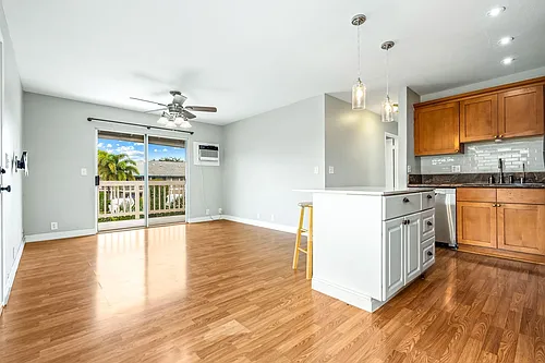 480 Kenolio Rd #11-206 Photo 1