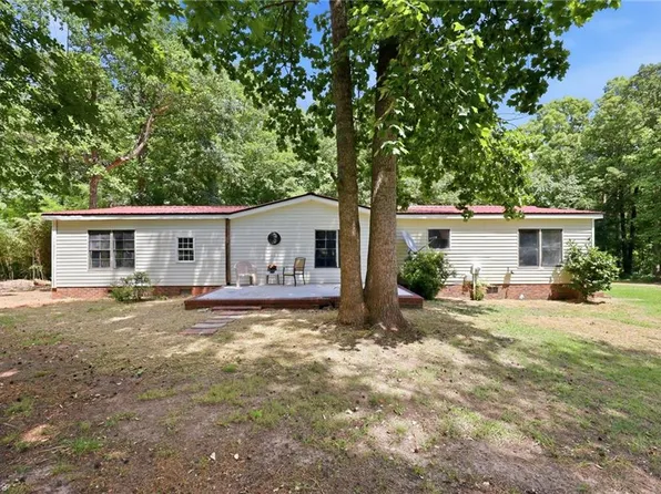 5824 Chestnut Ln, Snow Camp, NC 27349