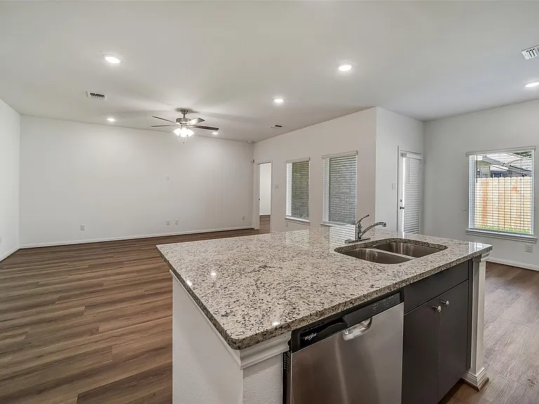 11931 Pondwood Dr — Photo 9