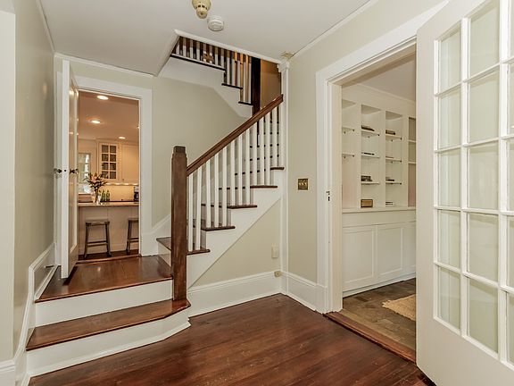 4th image of 28 Mayhew Ave