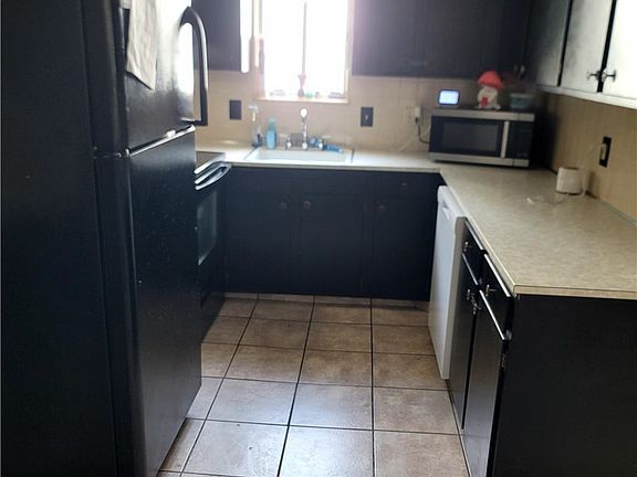 3rd image of 1719 Fulton Rd NW