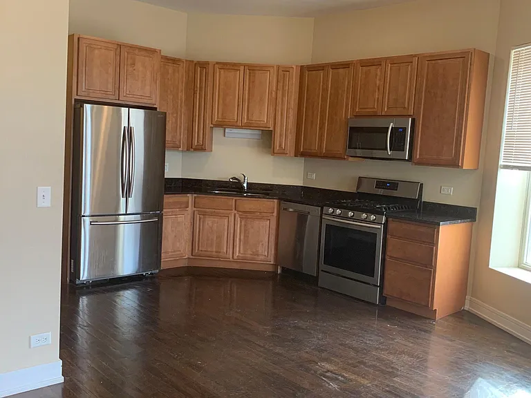 6551 S Ingleside Ave #1 — Photo 1