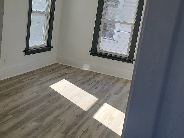 1613 Columbia Ave #B — Photo 3