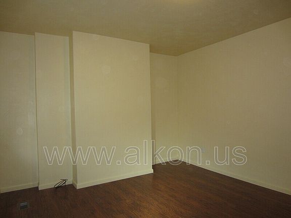 3rd image of 4315 Bristol St
