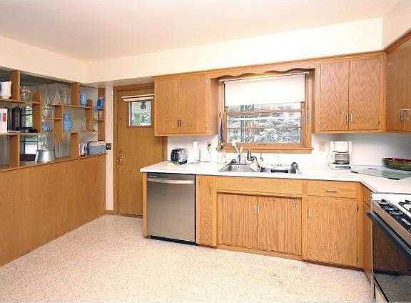3rd image of 2401 Saint Anthony Blvd