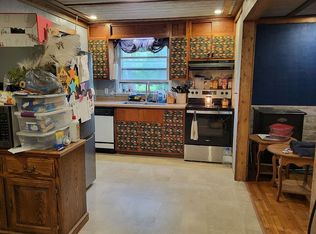 33 S Adams St, Herrick, IL 62431