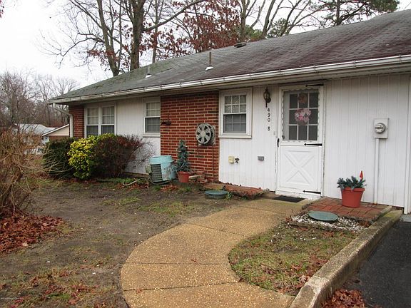 4th image of 490B Dartmoor Ct