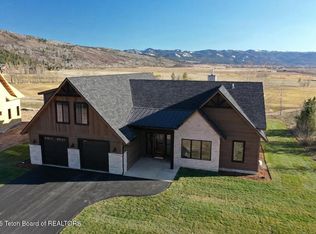 371 Desert Fox Ln, Victor, ID 83455