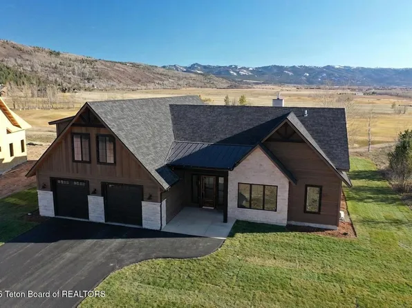 371 Desert Fox Ln, Victor, ID 83455