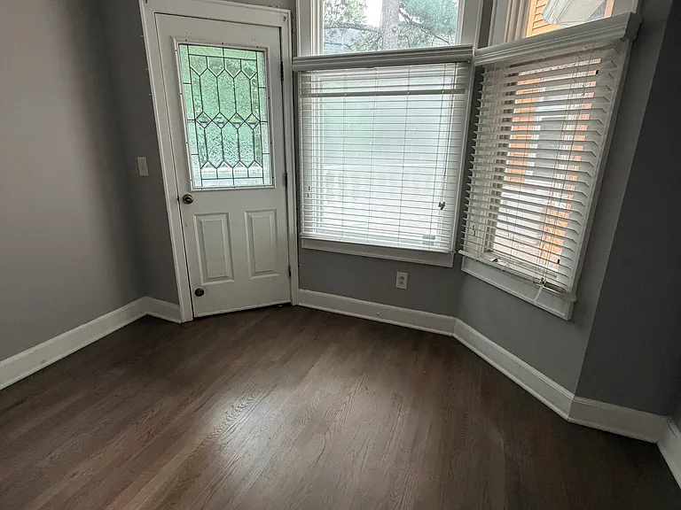 100 1st St #5 — Photo 17