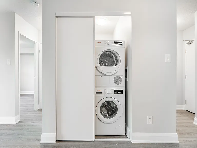 25 Lorne Ave #304 — Photo 5