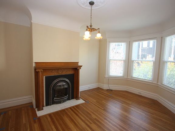 5th image of 20 Woodland Ave
