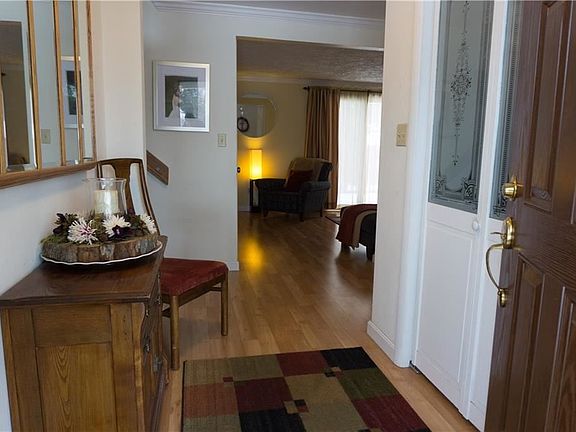 3rd image of 107 Cottage Grove Dr