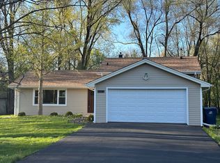 26340 W Merton Rd, Barrington, IL 60010