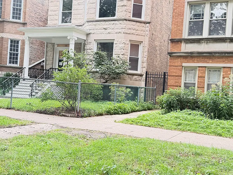 4511 N Greenview Ave #2 — Photo 2