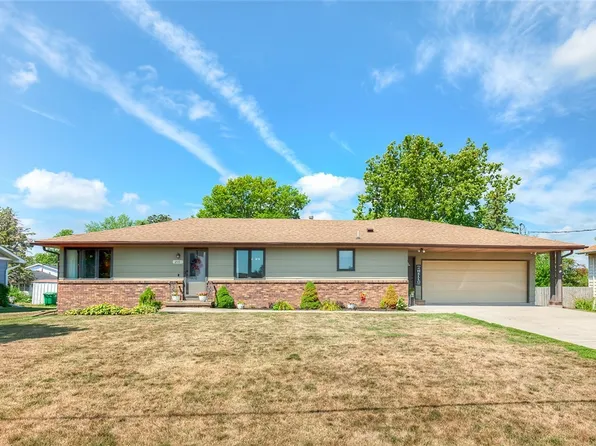 210 Center Ave S, Mitchellville, IA 50169