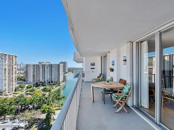 5th image of 2851 NE 183rd St APT 1901E
