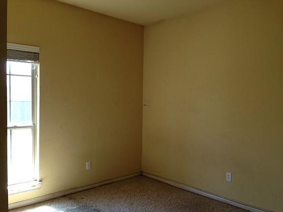 4th image of 936 NW 30th St