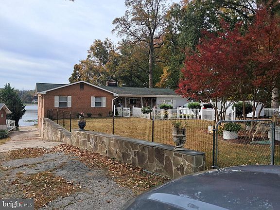 2nd image of 18306 Possum Point Rd