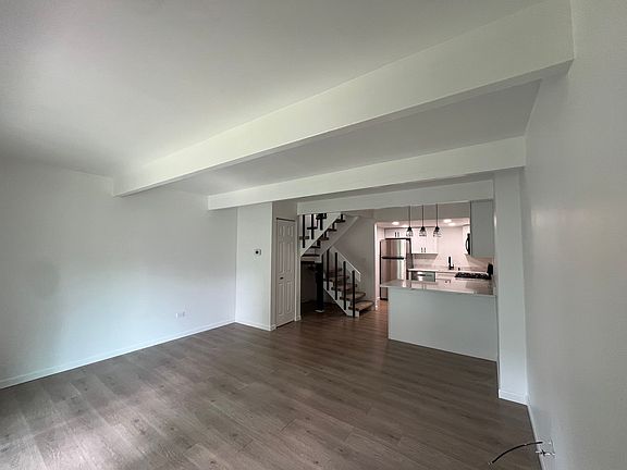 5th image of 89 Maude Ave