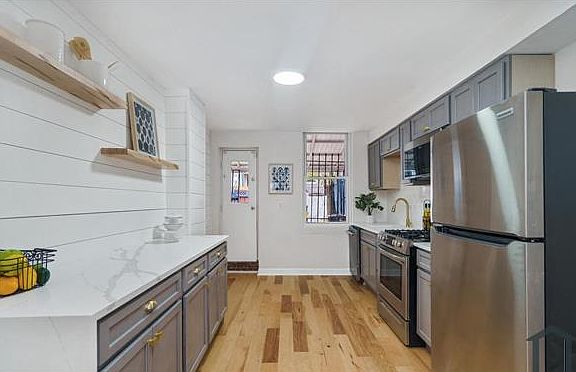 4th image of 206 N Milton Ave