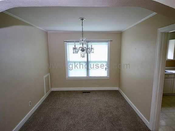 3rd image of 4610 Montview Dr