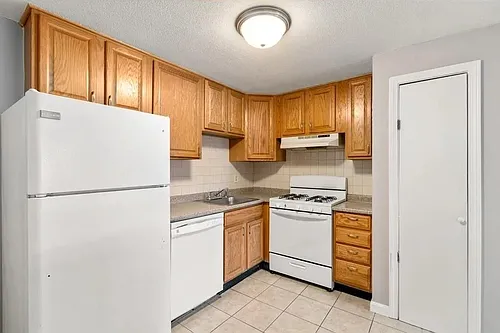381 Hildreth St #305 Photo 1