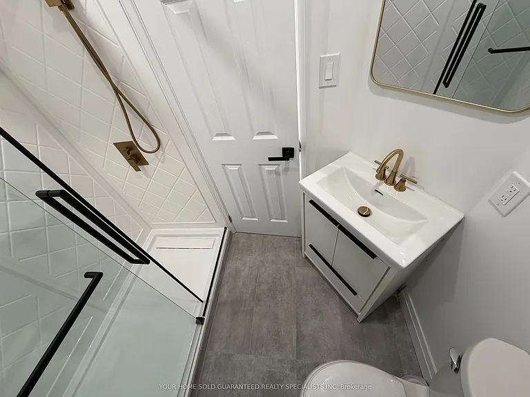 90 Wellington St E #1 — Photo 6