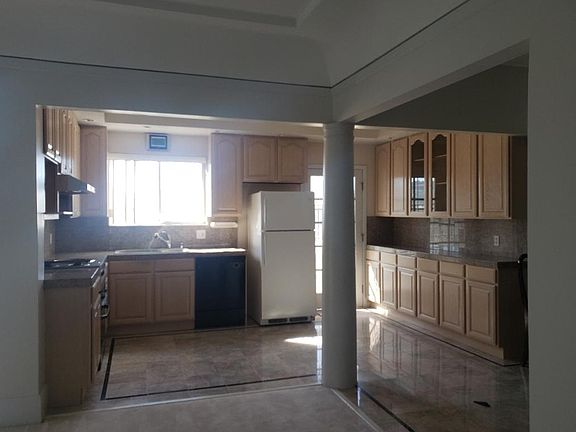 5th image of 661 16th Ave
