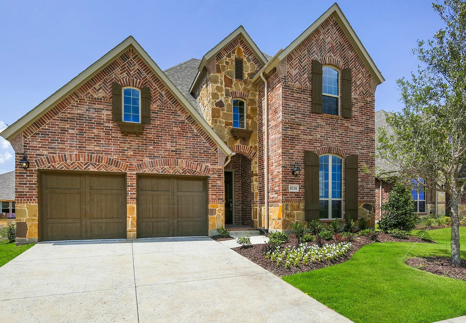 4 bed, 5.5 bath, 3518 sqft, $4,100 — Photo 1