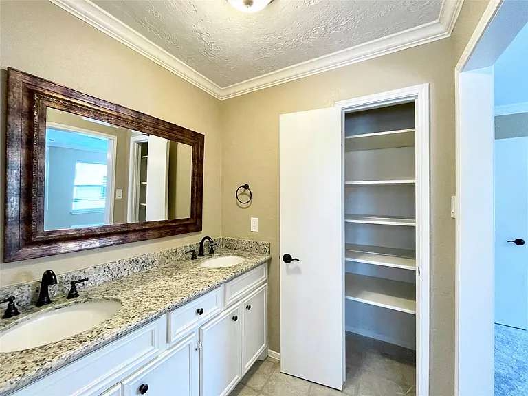 15006 Elmont Dr — Photo 42