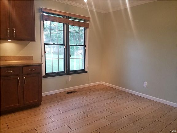 5th image of 6910 Eastpoint Ct