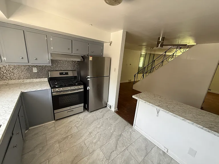 1538 Forrester Ave — Photo 27
