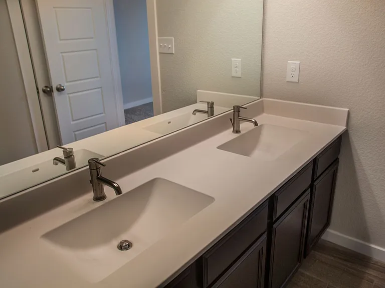 112 Lakeview Ct — Photo 11