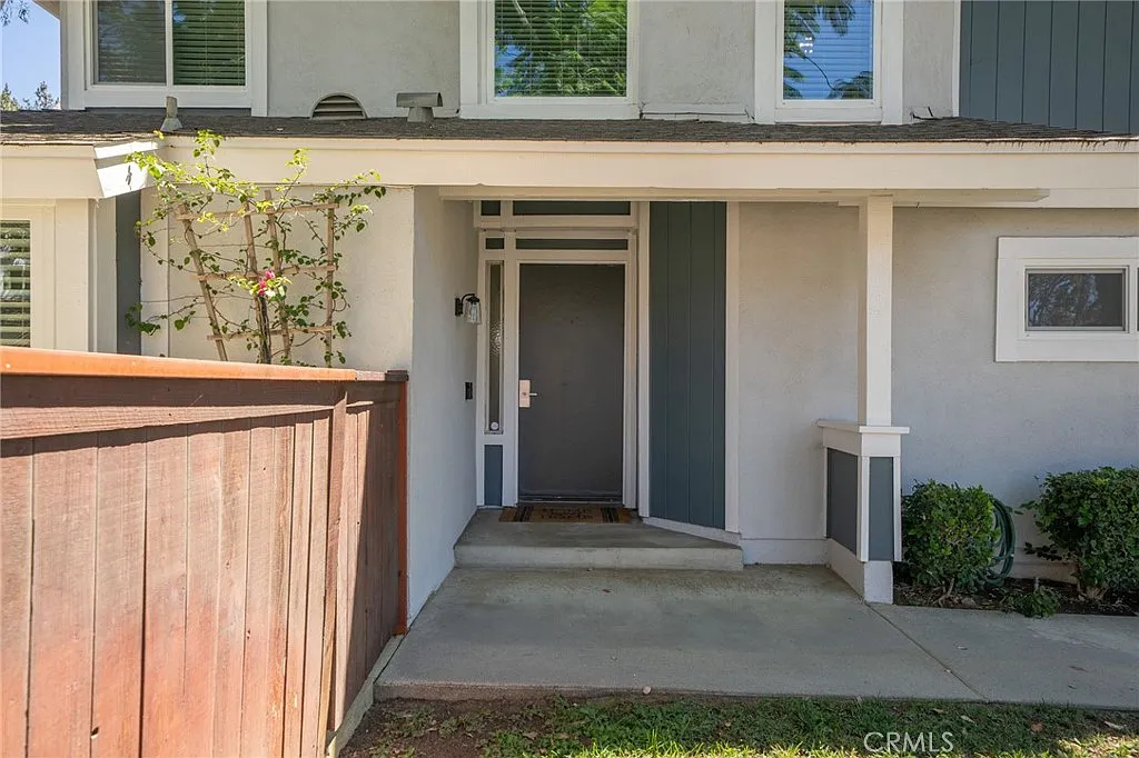 3 bed, 2.5 bath, 1525 sqft, $3,750 — Photo 3