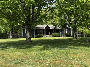 424 Buddy Rd, Burns, TN 37029