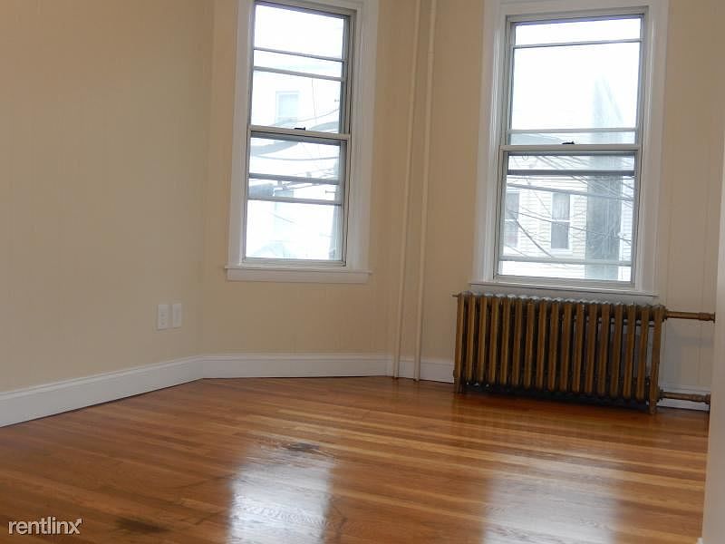 2nd image of 17 Frankfort St