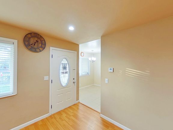 4th image of 1622 Nickel Ave