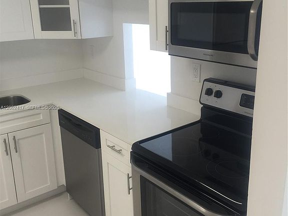 3rd image of 6900 Bay Dr APT 5A