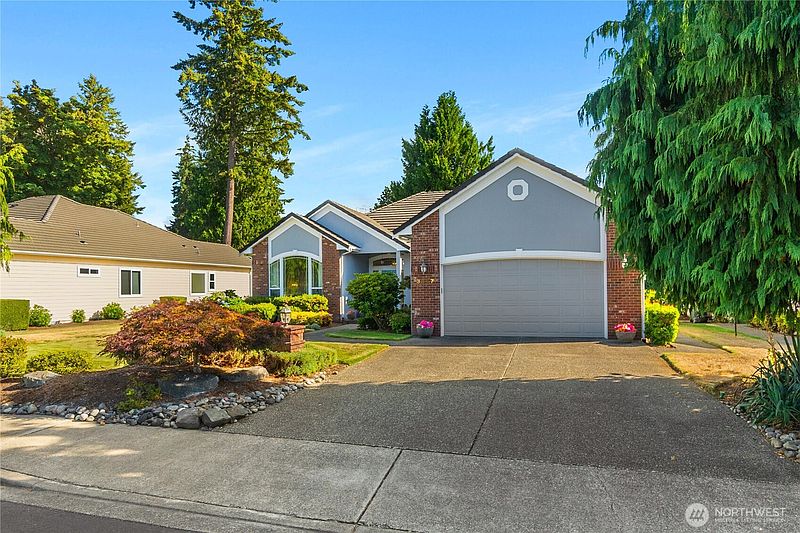 3rd image of 3847 Prestwick Lane SE