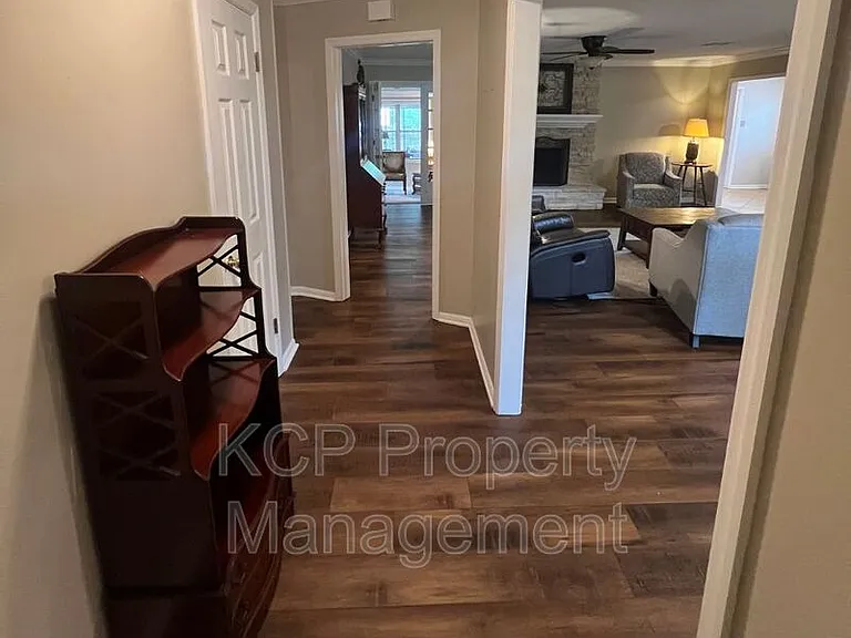 10511 Meandering Way — Photo 5