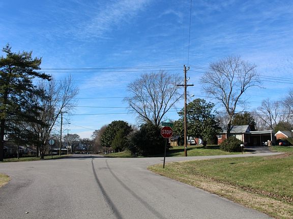 5th image of 2119 Crystal Dr