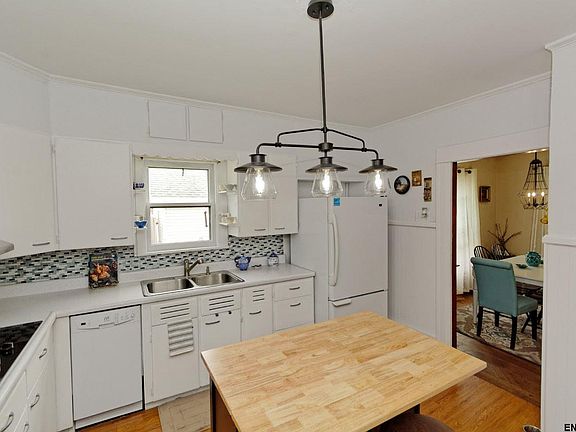 3rd image of 11 Nielson Ave