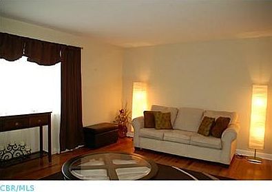 3rd image of 1704 Moreland Dr