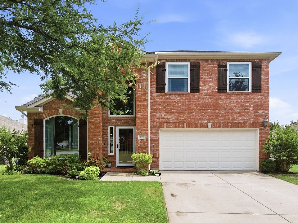 1st image of 628 Cardinal Ln