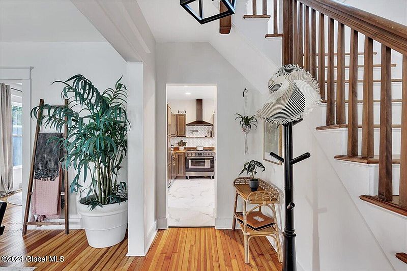 4th image of 727 Rankin Avenue