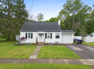 844 E Circle Dr, Vestal, NY 13850