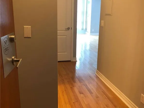 33 Elm Dr W, Mississauga, ON
