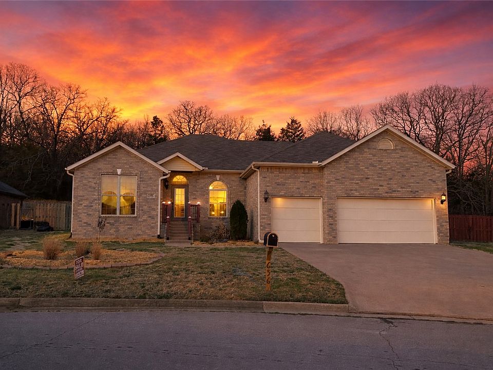 1st image of 656 W Foothills Dr